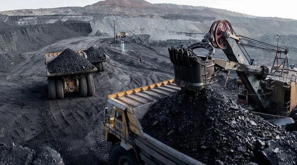 Добыча угля в Кузбассе.