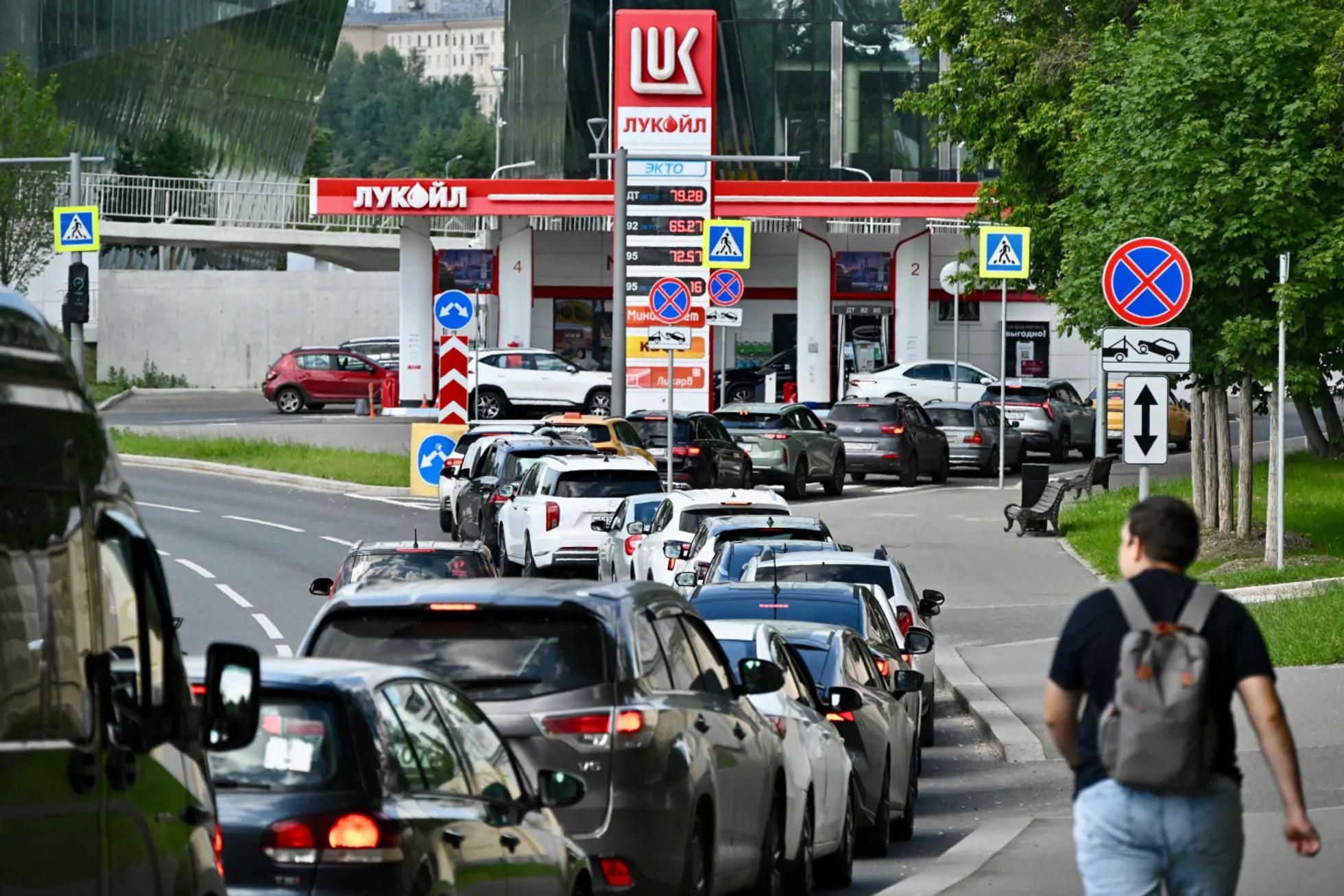 Очереди за бензином в Москве, июнь-июль 2026 года