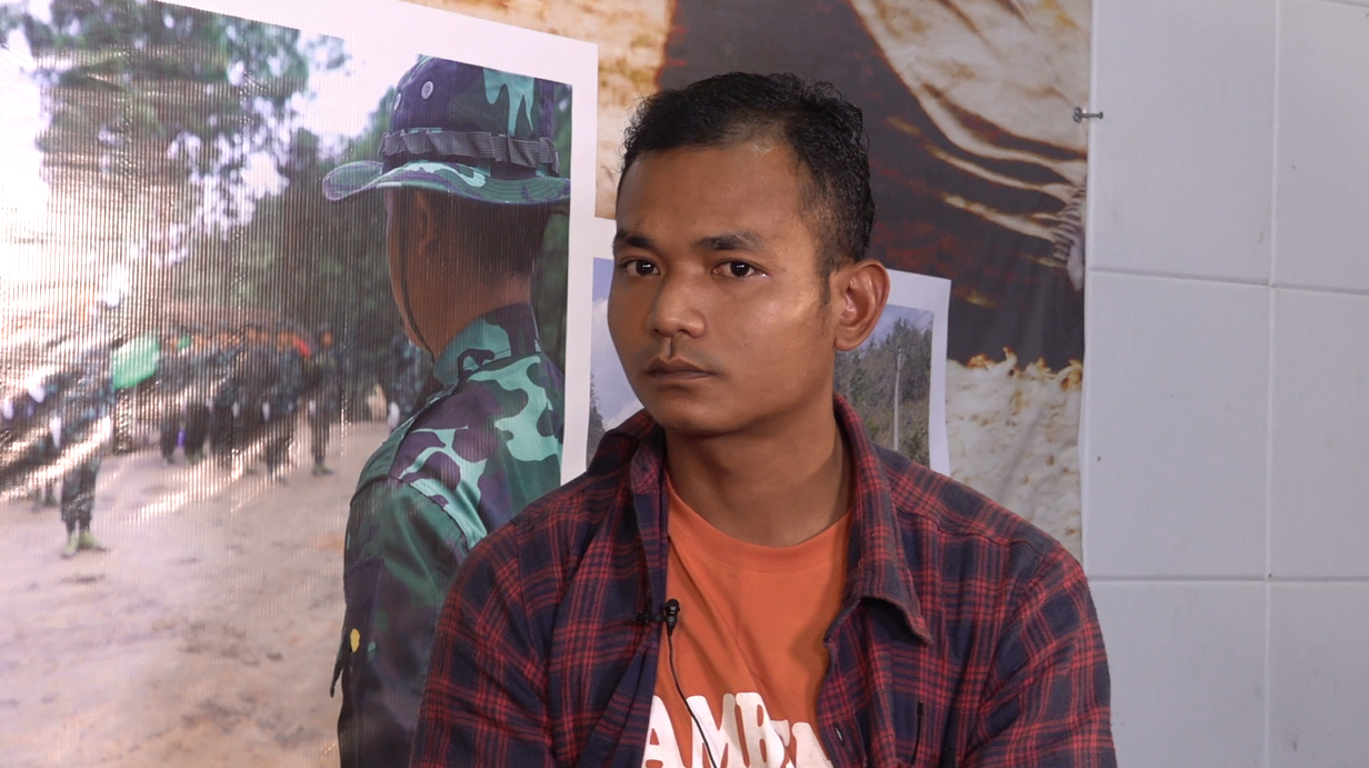 Военные Мьянмы поддерживают тесные связи с ВС РФ. Так, в России тренируются десантники из Мьянмы, также Россия поставляет Мьянме истребители Су-30