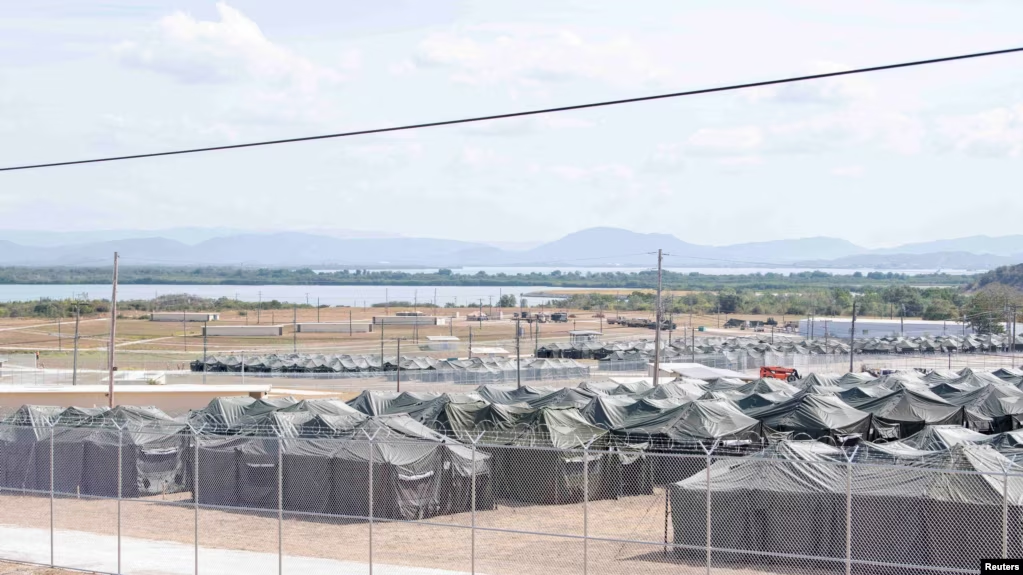 Лагерь для мигрантов на базе ВМС США в Гуантанамо