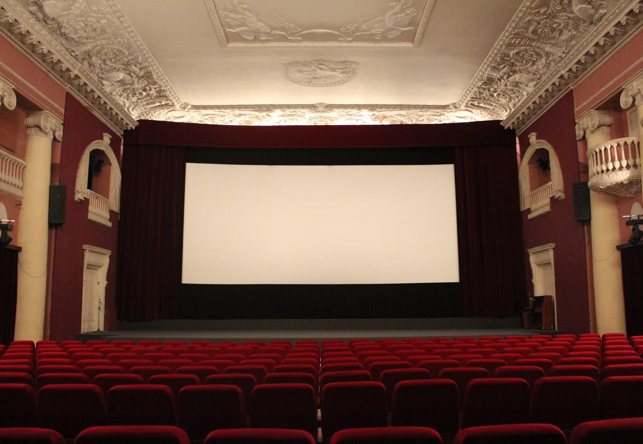 Кинофестиваль «Послание к человеку» в кинотеатре «Родина» в Санкт-Петербурге