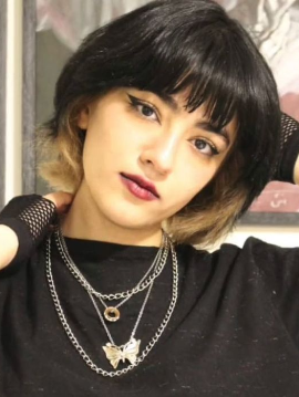 Убитая во время протестов 16-летняя Ника Шакарами.