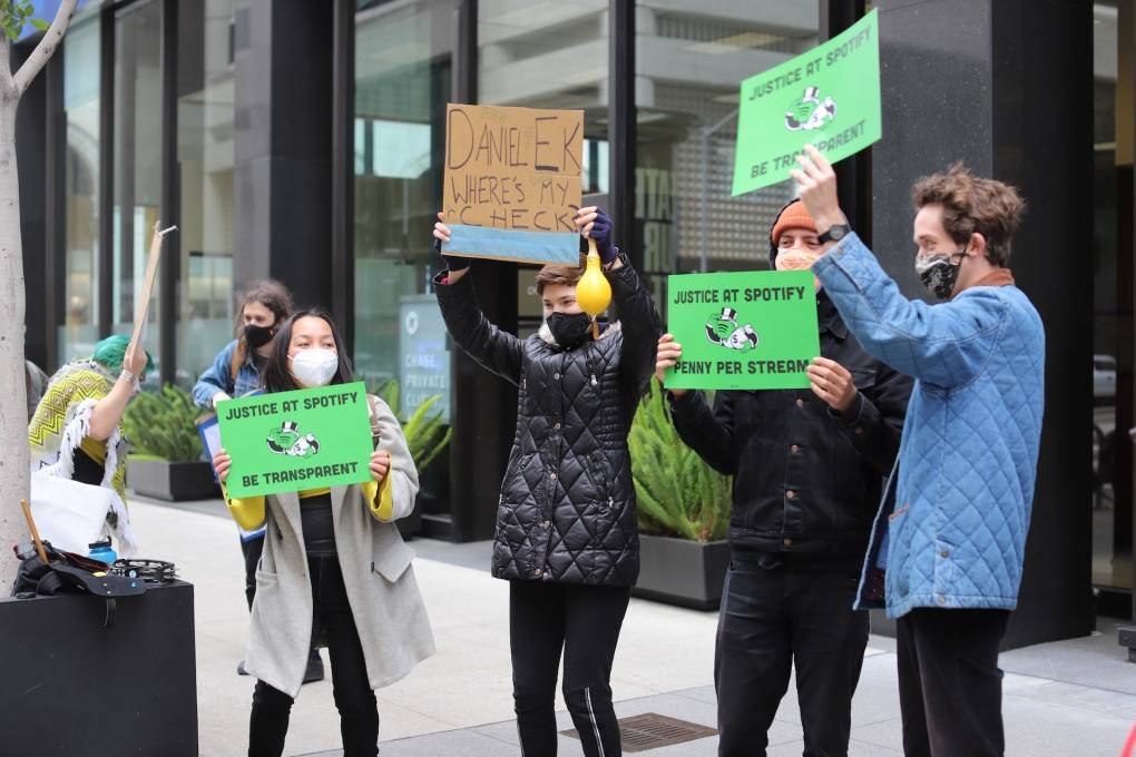 Профсоюз музыкантов протестует за более справедливые условия для артистов